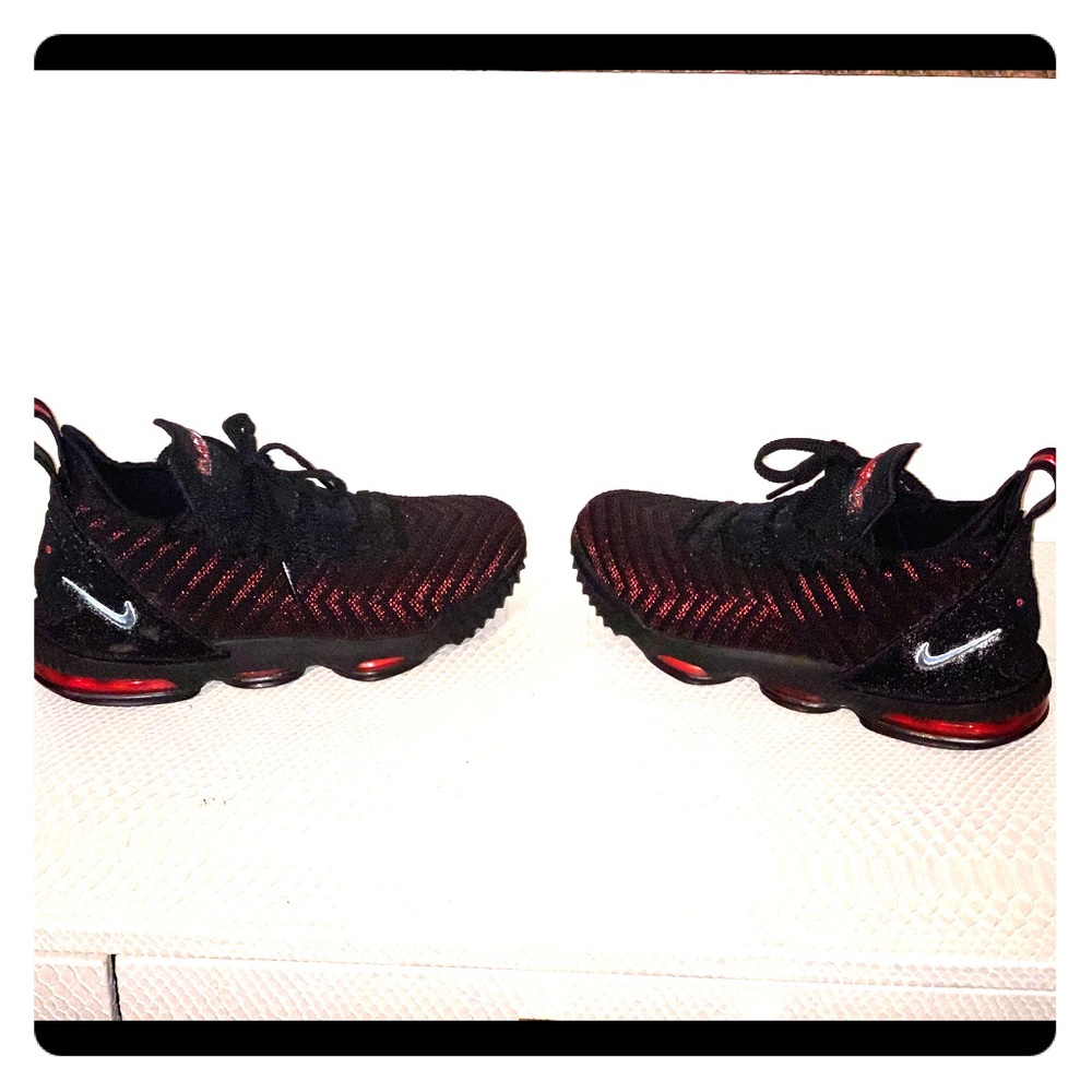 Nike Lebron 16